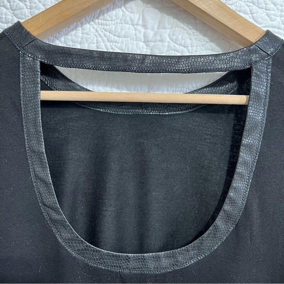 CLUB MONACO Faux Leather Trim, Lyocell Silky 3/4 Sleeve Top, Size X-Small - Picture 4 of 11